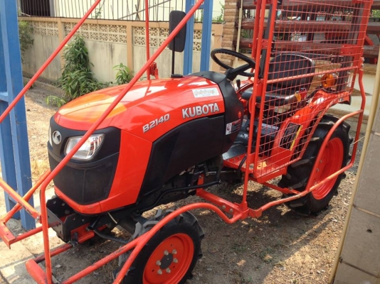 คูโบต้า B2140 4 WD  ทำงาน 179 ชั่วโมง เดิมๆโรงงาน จด พ.ย.2556