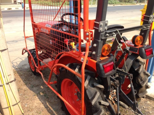 คูโบต้า B2140 4 WD  ทำงาน 179 ชั่วโมง เดิมๆโรงงาน จด พ.ย.2556