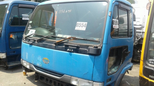 หัวเก๋งนิสสัน UD 3 ใบปัด 80000