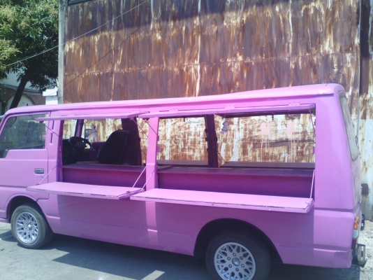 ประกาศขายรถตู้แบบเปิดข้างได้ 2 ข้าง สำหรับขายของขายกาแฟสด สภาพดีสีชมพูสวยทำมาใหม่แล้วครับ