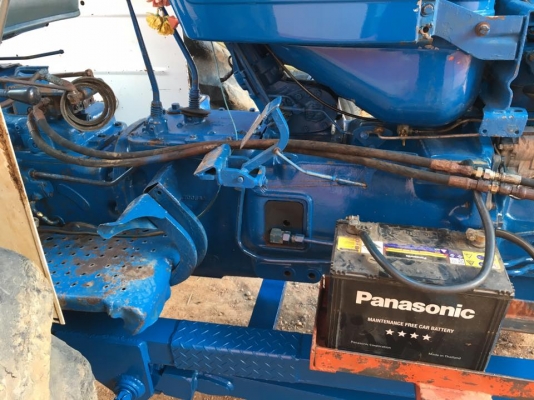 FORD 6600 ฟิตเครื่องใหม่ ตัวรถใบดันCMT 300000