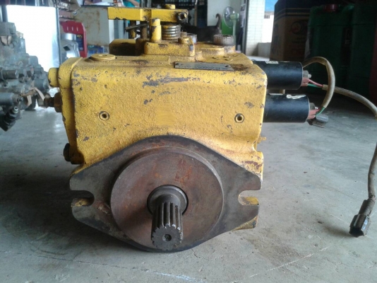 ปั๊มไฮโดรลิค ยี่ห้อ KAWASAKI รุ่น K4V ราคา 37,000 บาท