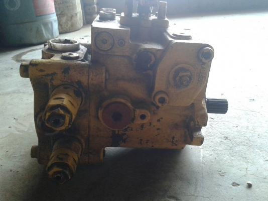 ปั๊มไฮโดรลิค ยี่ห้อ KAWASAKI รุ่น K4V ราคา 37,000 บาท