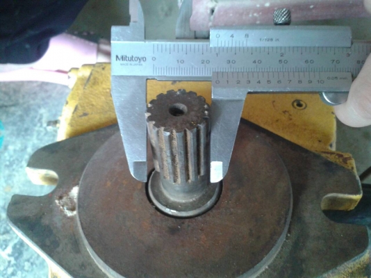 ปั๊มไฮโดรลิค ยี่ห้อ KAWASAKI รุ่น K4V ราคา 37,000 บาท