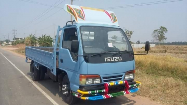 ขายรถ6ล้อ NKR110แรง ปี38 รถสวย เครื่องดี ยาว4.30เมตร เอกสารพร้อมโอน สนใจโทร 090-8588220คุณนะ 093-3258446คุณบิว หรือเข้าดูสินค้าอื่นๆได้ที่ www.truck.in.th/498 หรือเพจFacebook ณรงค์ ซื้อขายรถมือสอง (เว็บไซต์ส่วนตัว) หรือFacebook คุณนะ รถบรรทุก