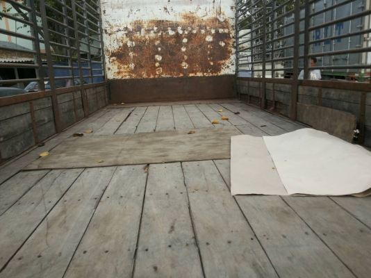 รถบรรทุก ISUZU 6 ล้อใหญ่ รุ่น ELF ปี50 เครื่อง 150 แรง ราคา 530,000 บ.รถอยู่รังสิต