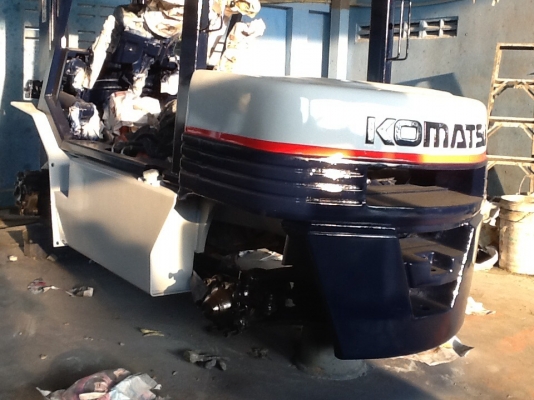 แหล่งรวมรถโฟลค์ลิฟท์มีงาเทอิ้งค์ฟอร์คกระดกได้เทได้ใส่บุ๊งกี๋ภาคตะวันออกสำหรับตักยางก้อนยางพาราและยางถ้วย