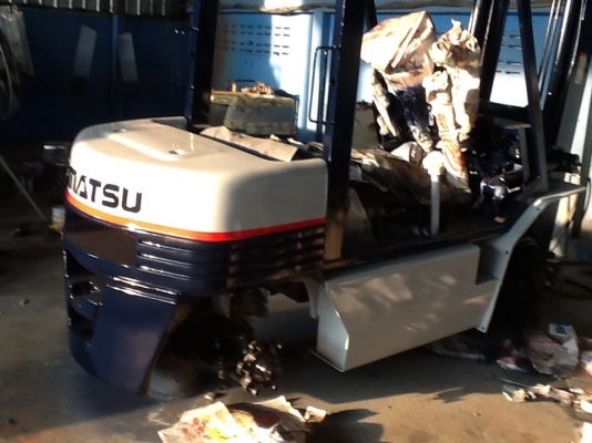 แหล่งรวมรถโฟลค์ลิฟท์มีงาเทอิ้งค์ฟอร์คกระดกได้เทได้ใส่บุ๊งกี๋ภาคตะวันออกสำหรับตักยางก้อนยางพาราและยางถ้วย