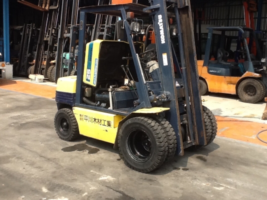 แหล่งรวมรถโฟลค์ลิฟท์มีงาเทอิ้งค์ฟอร์คกระดกได้เทได้ใส่บุ๊งกี๋ภาคตะวันออกสำหรับตักยางก้อนยางพาราและยางถ้วย