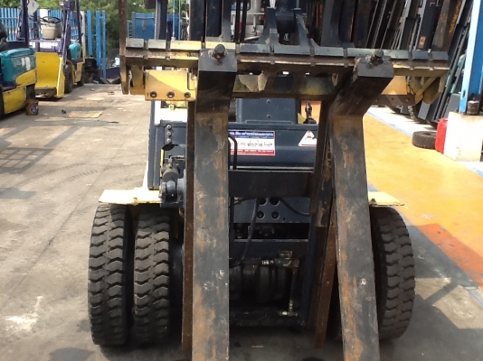 แหล่งรวมรถโฟลค์ลิฟท์มีงาเทอิ้งค์ฟอร์คกระดกได้เทได้ใส่บุ๊งกี๋ภาคตะวันออกสำหรับตักยางก้อนยางพาราและยางถ้วย