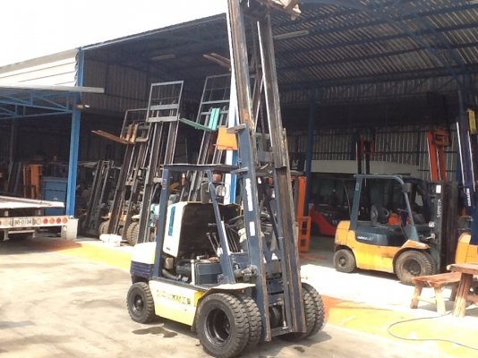 แหล่งรวมรถโฟลค์ลิฟท์มีงาเทอิ้งค์ฟอร์คกระดกได้เทได้ใส่บุ๊งกี๋ภาคตะวันออกสำหรับตักยางก้อนยางพาราและยางถ้วย