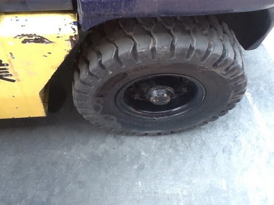 แหล่งรวมรถโฟลค์ลิฟท์มีงาเทอิ้งค์ฟอร์คกระดกได้เทได้ใส่บุ๊งกี๋ภาคตะวันออกสำหรับตักยางก้อนยางพาราและยางถ้วย