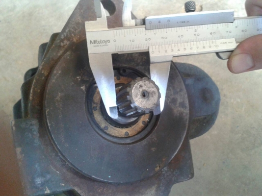 ขายปั๊มไฮโดรลิคสำหรับรถขุด HITACHI IHI AIRMAN KUBOTA 20 มีฟันเฟือง 13 ซี่ ราคา 36,000 บาท