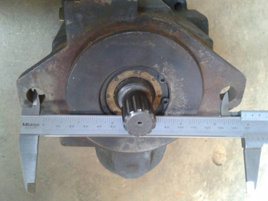 ขายปั๊มไฮโดรลิคสำหรับรถขุด HITACHI IHI AIRMAN KUBOTA 20 มีฟันเฟือง 13 ซี่ ราคา 36,000 บาท