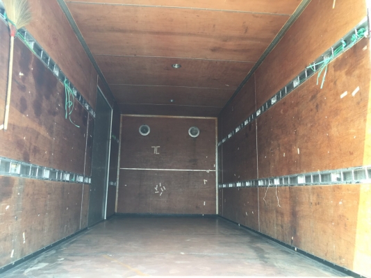 ขายISUZU 6ล้อ NQR 175  EURO 3 รุ่นหน้าตึกเครื่อง 175 เเรง เครื่องคอมมอลเรล ตู้เเห้งเปิดได้3บานจดทะเบียนปี 2557 (2014) ยาว5,6เมตร สภาพสวยใครต้องการไม่ผิดหวังราคา970,000บาทจัดไฟเเนนได้ดูรถได้ที่เต็นท์รถ JJ.AUTOCAR 2 หลังวัดจันทรารามติดถนนเพชรเกษมก.ม.ที่68.5