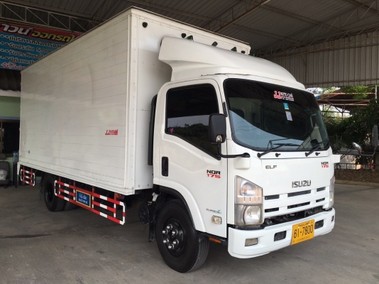 ขายISUZU 6ล้อ NQR 175  EURO 3 รุ่นหน้าตึกเครื่อง 175 เเรง เครื่องคอมมอลเรล ตู้เเห้งเปิดได้3บานจดทะเบียนปี 2557 (2014) ยาว5,6เมตร สภาพสวยใครต้องการไม่ผิดหวังราคา970,000บาทจัดไฟเเนนได้ดูรถได้ที่เต็นท์รถ JJ.AUTOCAR 2 หลังวัดจันทรารามติดถนนเพชรเกษมก.ม.ที่68.5