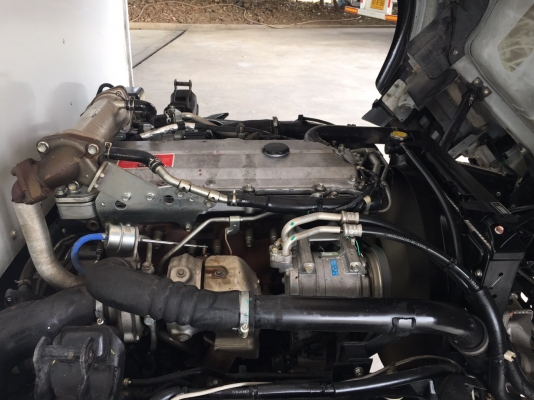 ขายISUZU 6ล้อ NQR 175  EURO 3 รุ่นหน้าตึกเครื่อง 175 เเรง เครื่องคอมมอลเรล ตู้เเห้งเปิดได้3บานจดทะเบียนปี 2557 (2014) ยาว5,6เมตร สภาพสวยใครต้องการไม่ผิดหวังราคา970,000บาทจัดไฟเเนนได้ดูรถได้ที่เต็นท์รถ JJ.AUTOCAR 2 หลังวัดจันทรารามติดถนนเพชรเกษมก.ม.ที่68.5