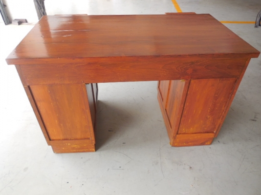 โต๊ะบัญชีเก่า ไม้สักทอง โต๊ะบัญชีเก่า ไม้สักทอง