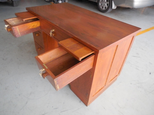 โต๊ะบัญชีเก่า ไม้สักทอง โต๊ะบัญชีเก่า ไม้สักทอง