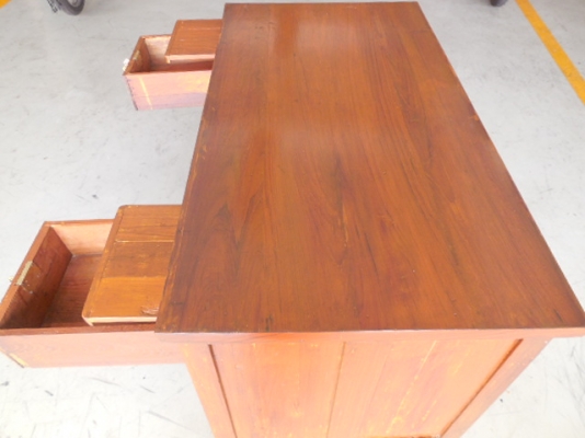 โต๊ะบัญชีเก่า ไม้สักทอง โต๊ะบัญชีเก่า ไม้สักทอง