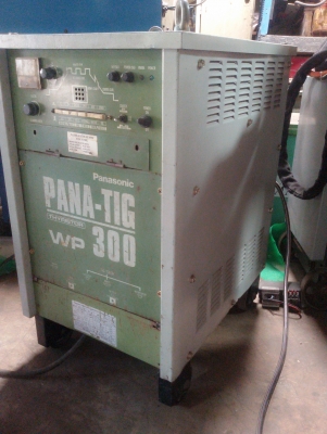 เครื่องเชื่อมอาร์ก้อน Panasonic WP 300