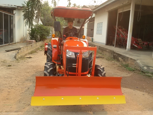 หาชื้อรถไถคูโบต้าL3608 มาหาเราครับมีไบมีดตราช้าง และโลตาลี้ตราช้าง164 เมตร ราคา295000บาท ทะเบียนพร้อมๆ ใช้งานสายๆครับสนใจ โทร0813655997 อำพร พาเจริญ