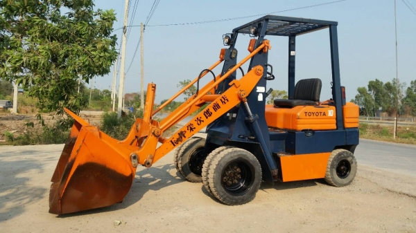 ขายด่วน รถตัก TOYOTA 5SGตัก1.2ตัน1.2คิวยกสูง3เมตรรถนอกเพิ่งนำเข้ามายังไม่เคยใช้งานในเมืองไทยเลยซื้อ1คันแถม1คันจักรยาน