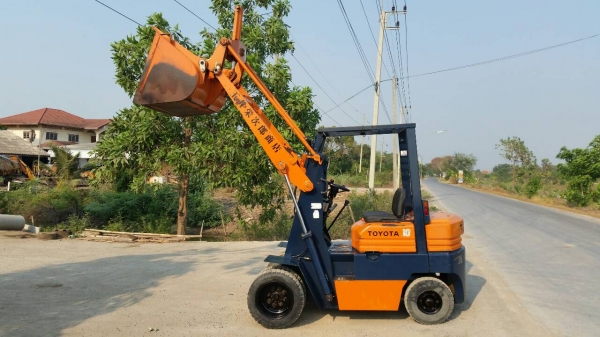 ขายด่วน รถตัก TOYOTA 5SGตัก1.2ตัน1.2คิวยกสูง3เมตรรถนอกเพิ่งนำเข้ามายังไม่เคยใช้งานในเมืองไทยเลยซื้อ1คันแถม1คันจักรยาน