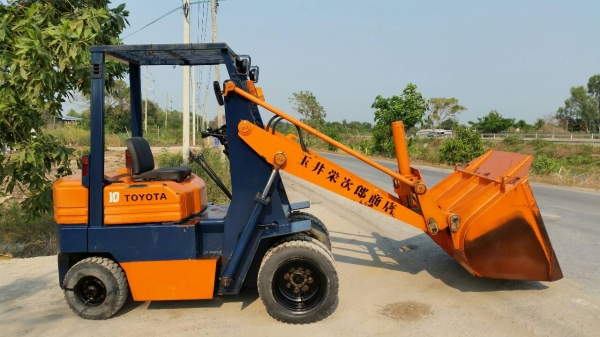 ขายด่วน รถตัก TOYOTA 5SGตัก1.2ตัน1.2คิวยกสูง3เมตรรถนอกเพิ่งนำเข้ามายังไม่เคยใช้งานในเมืองไทยเลยซื้อ1คันแถม1คันจักรยาน