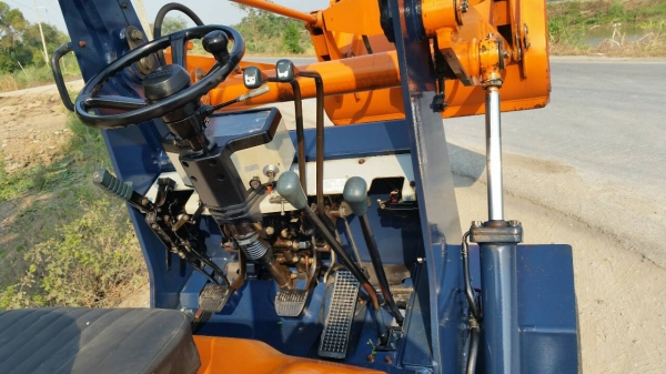 ขายด่วน รถตัก TOYOTA 5SGตัก1.2ตัน1.2คิวยกสูง3เมตรรถนอกเพิ่งนำเข้ามายังไม่เคยใช้งานในเมืองไทยเลยซื้อ1คันแถม1คันจักรยาน