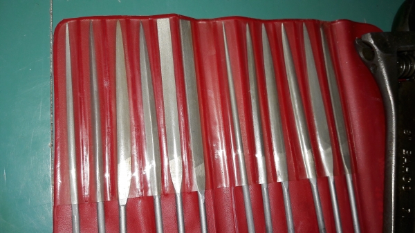 ขายตะไบชุด12ตัวตราเพชรงานใหม่เก่าเก็บ