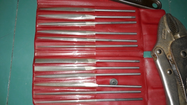 ขายตะไบชุด12ตัวตราเพชรงานใหม่เก่าเก็บ