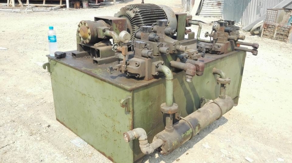 ปั้มน้ำมันไฮดรอลิค แบบปั้มสองหัวขนาดใหญ่ มอเตอร์ 30 HP 380V ถังจุ 1000 ลิตร พร้อมออยคูลเลอร์ วาล์วคอนโทรลไฟฟ้า สภาพสวยวิ่งนิ่มปั้มดีพร้อมใช้งาน