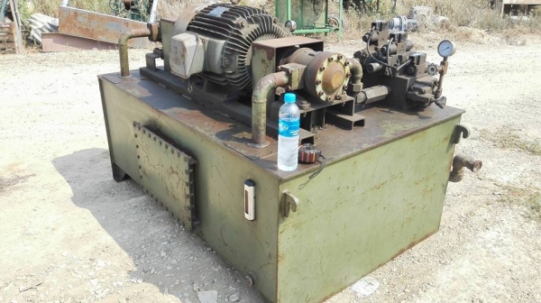 ปั้มน้ำมันไฮดรอลิค แบบปั้มสองหัวขนาดใหญ่ มอเตอร์ 30 HP 380V ถังจุ 1000 ลิตร พร้อมออยคูลเลอร์ วาล์วคอนโทรลไฟฟ้า สภาพสวยวิ่งนิ่มปั้มดีพร้อมใช้งาน