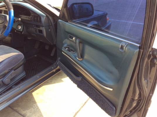 ขายรถ มาสด้า 626 5ประตู ปี89 เครื่องหัวฉีด 1.8 เกียร์ออโต้ เพาเวอร์ กระจกไฟฟ้าทั้งคัน เซ็นทรัลล๊อค ภายในเดิมๆสวยแอร์สวิง วิทยุพร้อม ตัวถังเดิมๆไม่มีชนสีมีร่องรอยการใช้งาน แม็ก15&quot; เครื่องดีเกียร์ดีช่วงล่างดี รถขับดีครับ พร้อมใช้เลยครับ ภาษี59 เอกสารพร