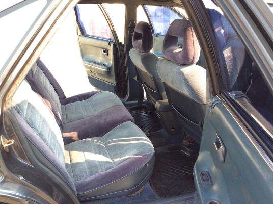 ขายรถ มาสด้า 626 5ประตู ปี89 เครื่องหัวฉีด 1.8 เกียร์ออโต้ เพาเวอร์ กระจกไฟฟ้าทั้งคัน เซ็นทรัลล๊อค ภายในเดิมๆสวยแอร์สวิง วิทยุพร้อม ตัวถังเดิมๆไม่มีชนสีมีร่องรอยการใช้งาน แม็ก15&quot; เครื่องดีเกียร์ดีช่วงล่างดี รถขับดีครับ พร้อมใช้เลยครับ ภาษี59 เอกสารพร