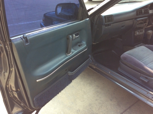 ขายรถ มาสด้า 626 5ประตู ปี89 เครื่องหัวฉีด 1.8 เกียร์ออโต้ เพาเวอร์ กระจกไฟฟ้าทั้งคัน เซ็นทรัลล๊อค ภายในเดิมๆสวยแอร์สวิง วิทยุพร้อม ตัวถังเดิมๆไม่มีชนสีมีร่องรอยการใช้งาน แม็ก15&quot; เครื่องดีเกียร์ดีช่วงล่างดี รถขับดีครับ พร้อมใช้เลยครับ ภาษี59 เอกสารพร