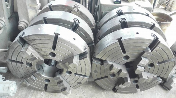 สี่จับอิสระ UNIVERSAL ขนาด 20" สภาพใหม่สดแน่นฟันคมๆทุกตัวมาเทสได้เลย.