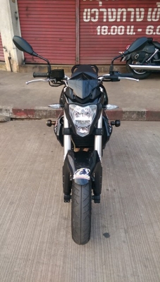 ขายคับ BENELLI TNT300S ปี2015 รถวิ่งมา 11,000 โล สภาพพร้อมใช้ เอาไปขี่ได้เลย รถไม่เคยชน ศูนย์ตรง book service ครบ กุญแจ3 ดอก ยางหน้า-หลัง โซ่ สเตอร์เต็ม ราคา 97500 บาท ส่งได้ทั่วไทยคับ สนใจติดต่อ 081-0578282 FACEBOOK ชาญณรงค์ ป๊อป ชัยอมฤต ไอดีไลน์ POPBIGB