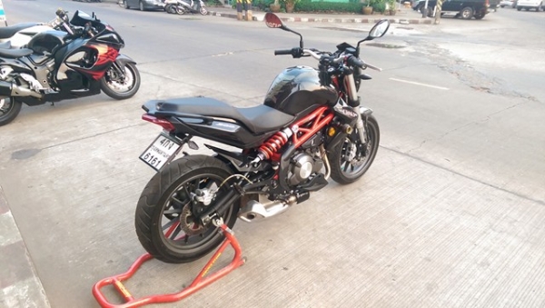 ขายคับ BENELLI TNT300S ปี2015 รถวิ่งมา 11,000 โล สภาพพร้อมใช้ เอาไปขี่ได้เลย รถไม่เคยชน ศูนย์ตรง book service ครบ กุญแจ3 ดอก ยางหน้า-หลัง โซ่ สเตอร์เต็ม ราคา 97500 บาท ส่งได้ทั่วไทยคับ สนใจติดต่อ 081-0578282 FACEBOOK ชาญณรงค์ ป๊อป ชัยอมฤต ไอดีไลน์ POPBIGB