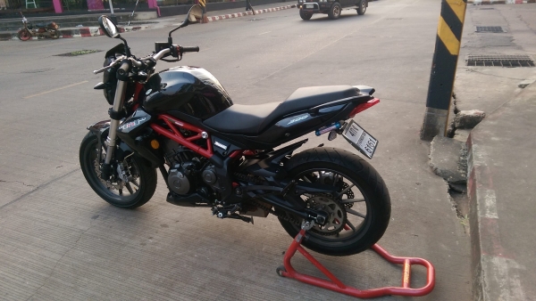 ขายคับ BENELLI TNT300S ปี2015 รถวิ่งมา 11,000 โล สภาพพร้อมใช้ เอาไปขี่ได้เลย รถไม่เคยชน ศูนย์ตรง book service ครบ กุญแจ3 ดอก ยางหน้า-หลัง โซ่ สเตอร์เต็ม ราคา 97500 บาท ส่งได้ทั่วไทยคับ สนใจติดต่อ 081-0578282 FACEBOOK ชาญณรงค์ ป๊อป ชัยอมฤต ไอดีไลน์ POPBIGB