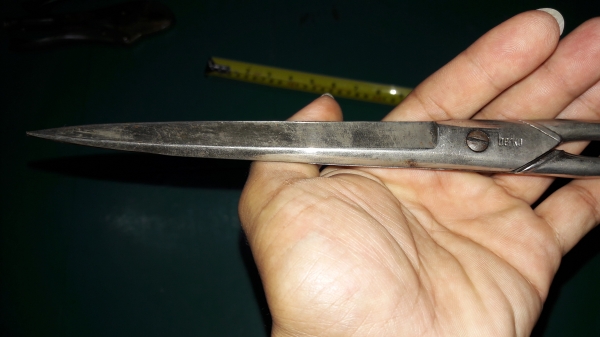 ขายกรรไกรberko STAHL ตัดผ้าตัดกระดาษเก่าเก็บเหล็กทั้งตัวยาว10" ขายกรรไกรberko STAHL ตัดผ้าตัดกระดาษเก่าเก็บเหล็กทั้งตัวยาว10"