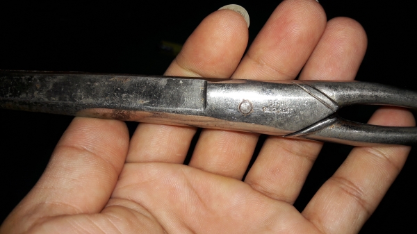 ขายกรรไกรberko STAHL ตัดผ้าตัดกระดาษเก่าเก็บเหล็กทั้งตัวยาว10" ขายกรรไกรberko STAHL ตัดผ้าตัดกระดาษเก่าเก็บเหล็กทั้งตัวยาว10"