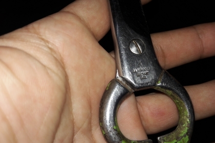 ขายกรรไกรตราตุ๊กตางานเก่าเยอรมันJ.A.HENCKELS Made in Germany. ขายกรรไกรตราตุ๊กตางานเก่าเยอรมันJ.A.HENCKELS Made in Germany.