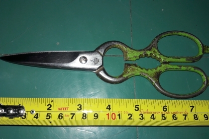 ขายกรรไกรตราตุ๊กตางานเก่าเยอรมันJ.A.HENCKELS Made in Germany. ขายกรรไกรตราตุ๊กตางานเก่าเยอรมันJ.A.HENCKELS Made in Germany.