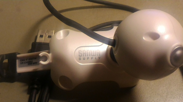 กล้องเวปแคมต่อกับคอมพิวเตอร์  2 ตัว ใหม่ๆ ตามภาพ เสียบสาย USB พร้อมใช้