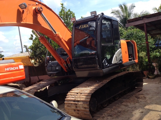 ขายด่วน!! แบคโฮ HITACHI ZX-200-5 รุ่นใหม่ล่าสุด สภาพมือหนึ่ง อยู่ในระยะประกัน!!!