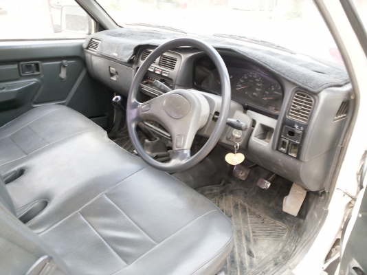 รถนิสสันปี 39 เดิมๆเครื่องดี แชชีดี พร้อมใช้งาน พร้อมชุดโอน