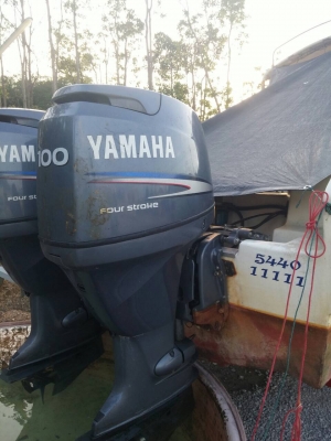 เรือเร็ว 15 ที่นั่ง E280 เครื่อง YAMAHA 100แรง 2เครื่อง  เรือสวยมากใช้แค่ 500 ชม.