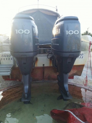 เรือเร็ว 15 ที่นั่ง E280 เครื่อง YAMAHA 100แรง 2เครื่อง  เรือสวยมากใช้แค่ 500 ชม.